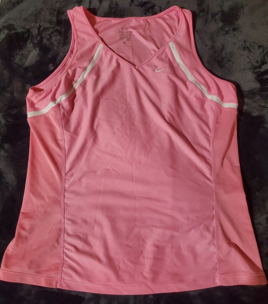 Nike top